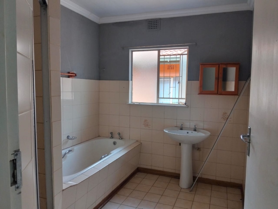 16 Bedroom Property for Sale in Universitas Free State